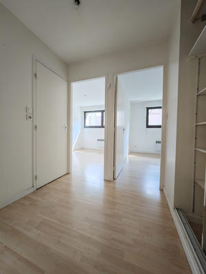 Appartement - 80 m² - 3 pièces