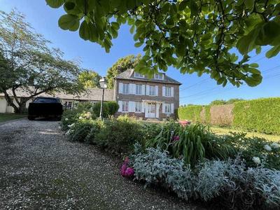 Maison - 205 m² - 10 pièces