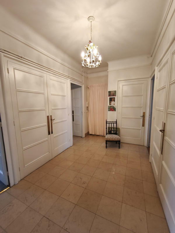 Appartement - 180 m² - 6 pièces