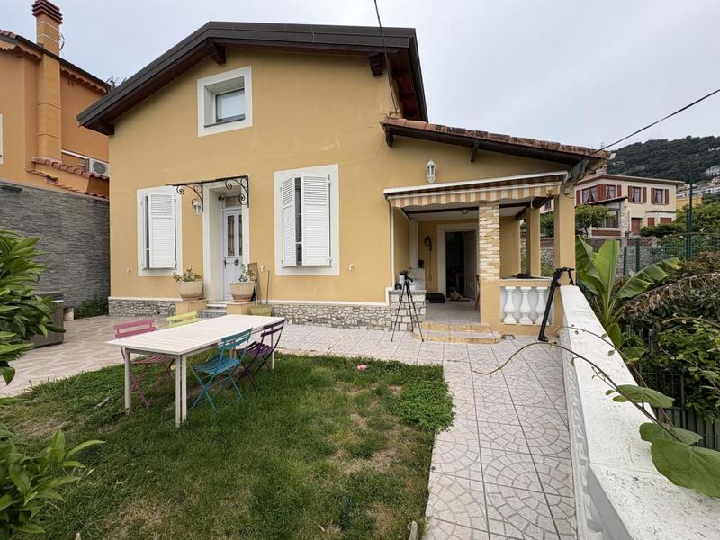 Appartement - 100 m² - 5 pièces