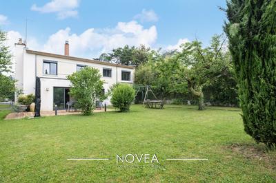 Maison - 198 m² - 6 pièces