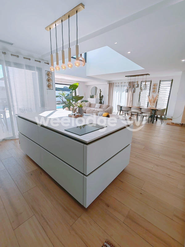 Maison contemporaine - 197 m² - 6 pièces