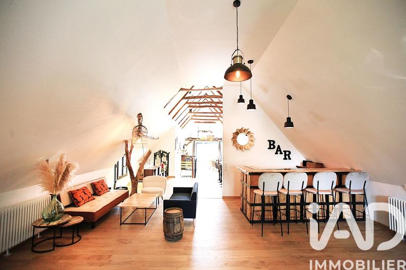 Maison - 206 m² - 7 pièces