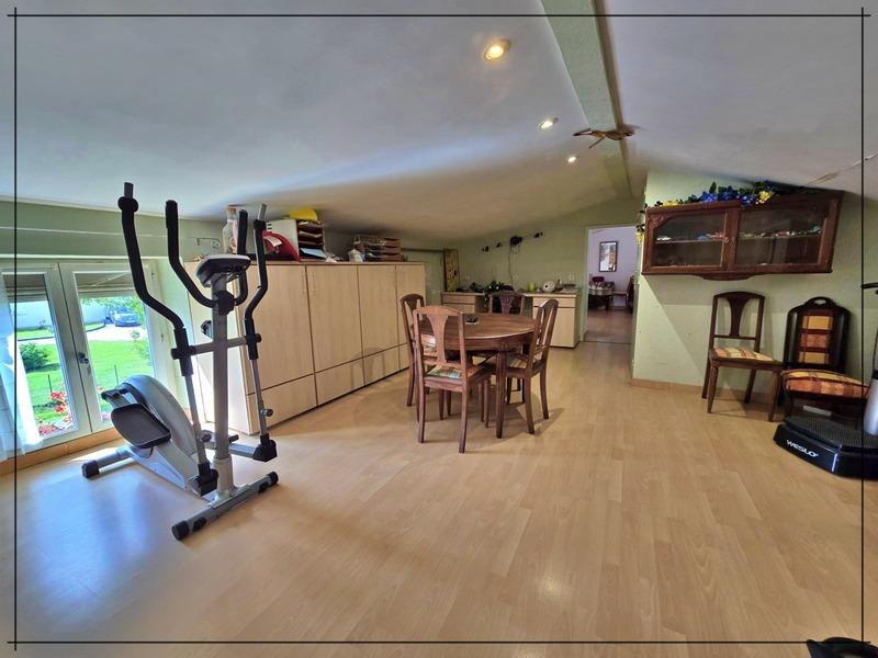 Propriété - 350 m² - 9 pièces