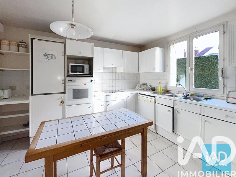 Maison - 211 m² - 8 pièces