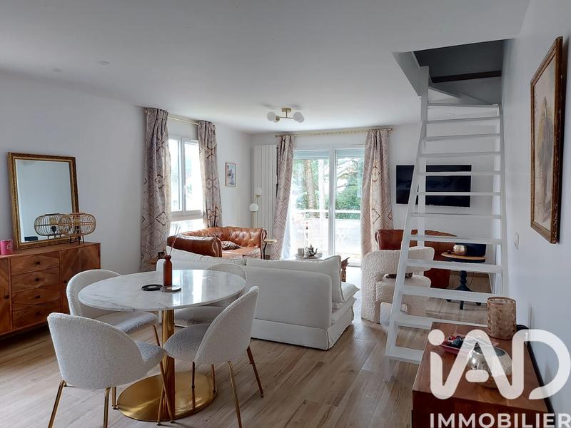 Appartement - 99 m² - 4 pièces