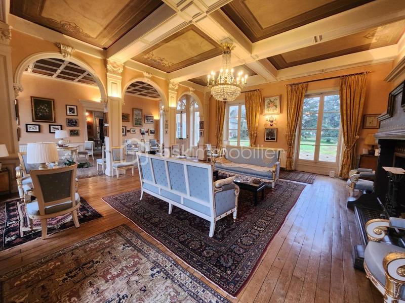 Château - 632 m² - 15 pièces