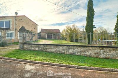 Maison - 240 m² - 8 pièces