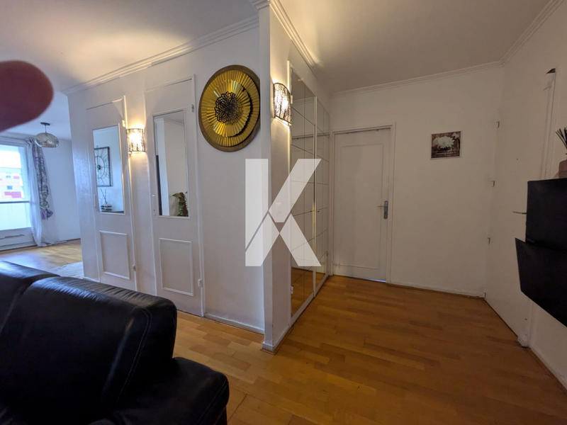 Appartement - 94 m² - 5 pièces