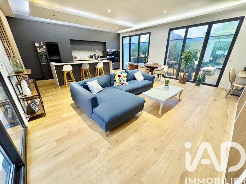 Maison - 190 m² - 6 pièces