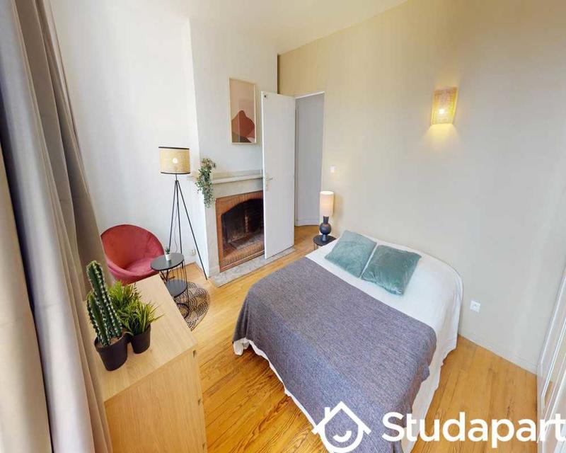 Chambre - 120 m² - 1 pièce