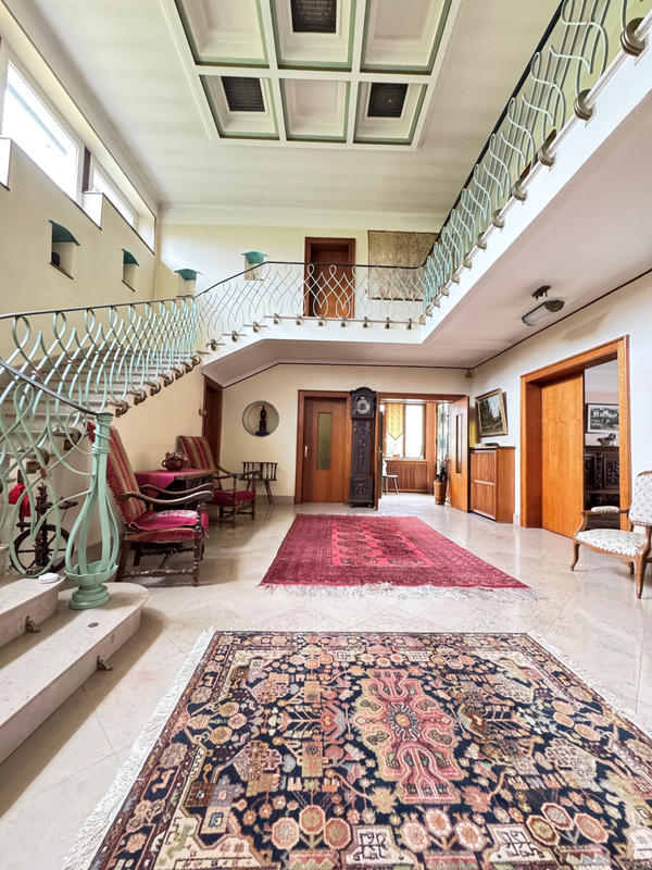 Maison - 258 m² - 8 pièces