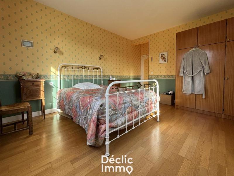 Maison - 265 m² - 11 pièces