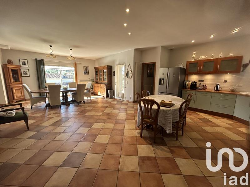 Maison - 205 m² - 7 pièces