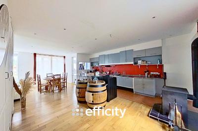 Maison - 151 m² - 5 pièces