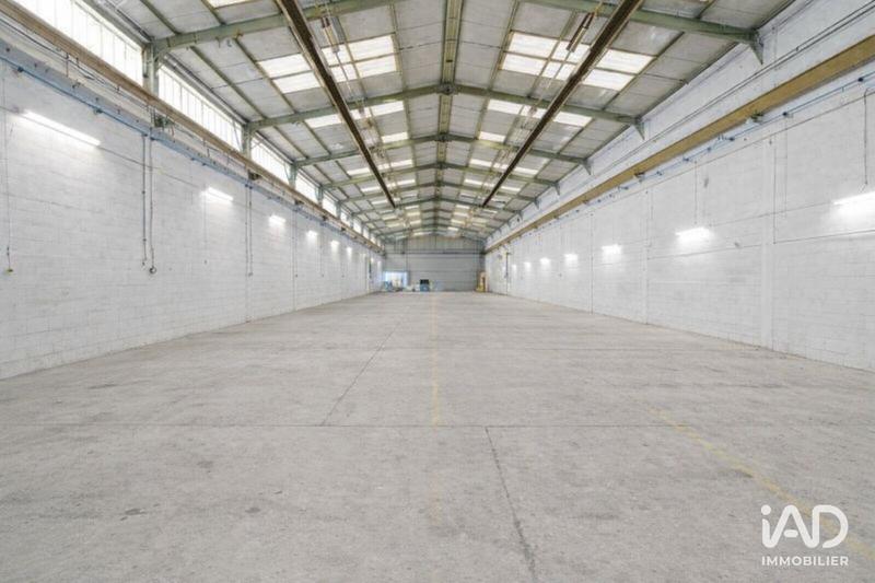 Local commercial - 1 600 m²