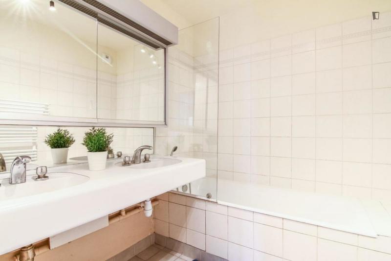 Chambre - 11 m² - 5 pièces