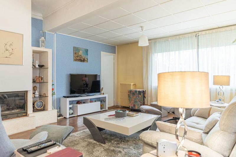 Maison - 302 m² - 8 pièces