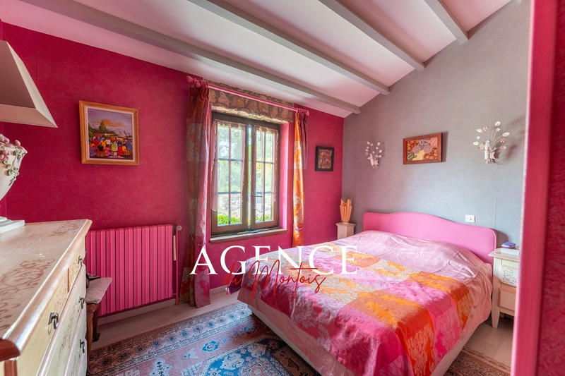 Maison - 203 m² - 7 pièces