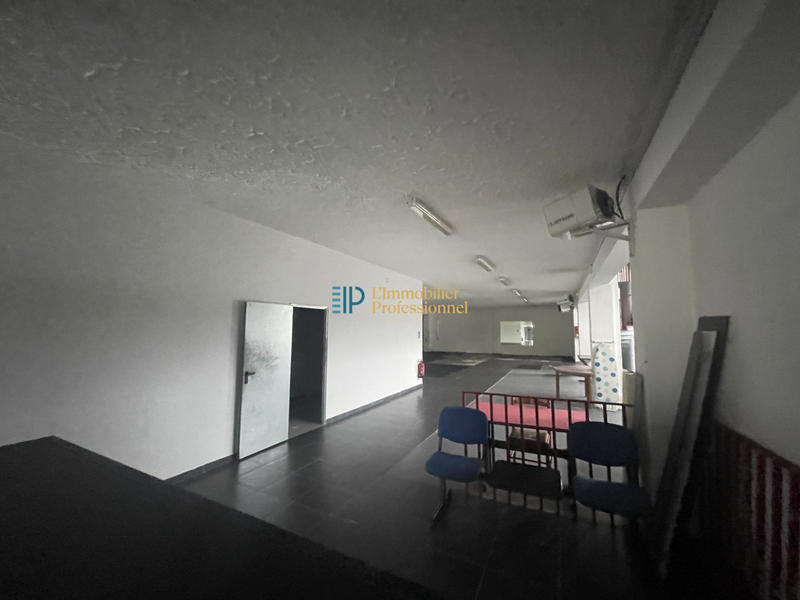 Local commercial - 1 120 m²