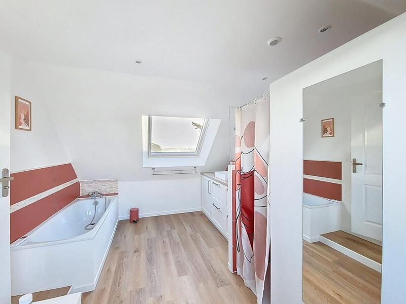 Maison - 110 m² - 4 pièces