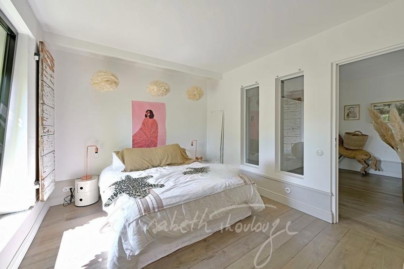 Maison - 220 m² - 6 pièces