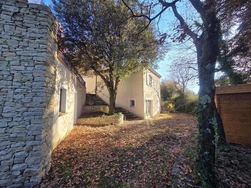 Maison - 235 m² - 6 pièces