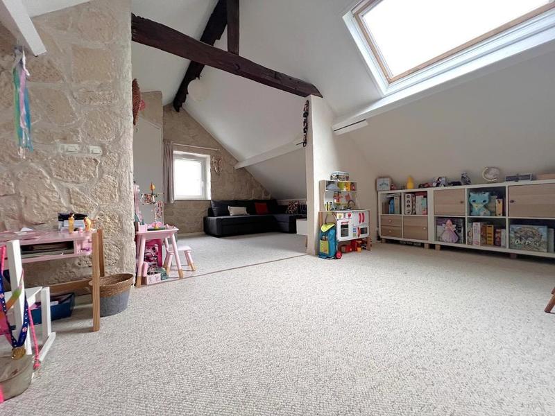 Château - 161 m² - 7 pièces