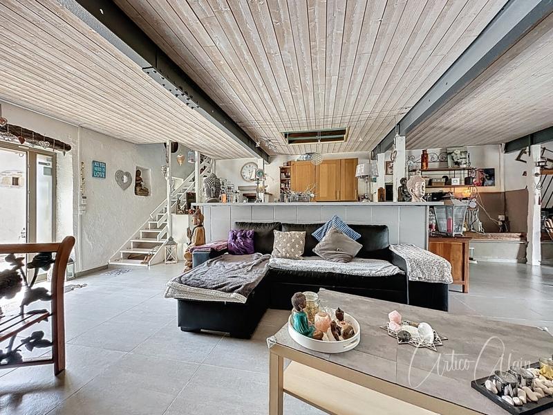 Maison - 253 m² - 8 pièces