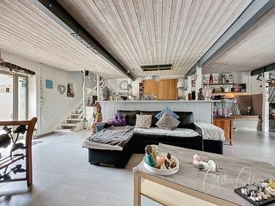 Maison - 253 m² - 8 pièces