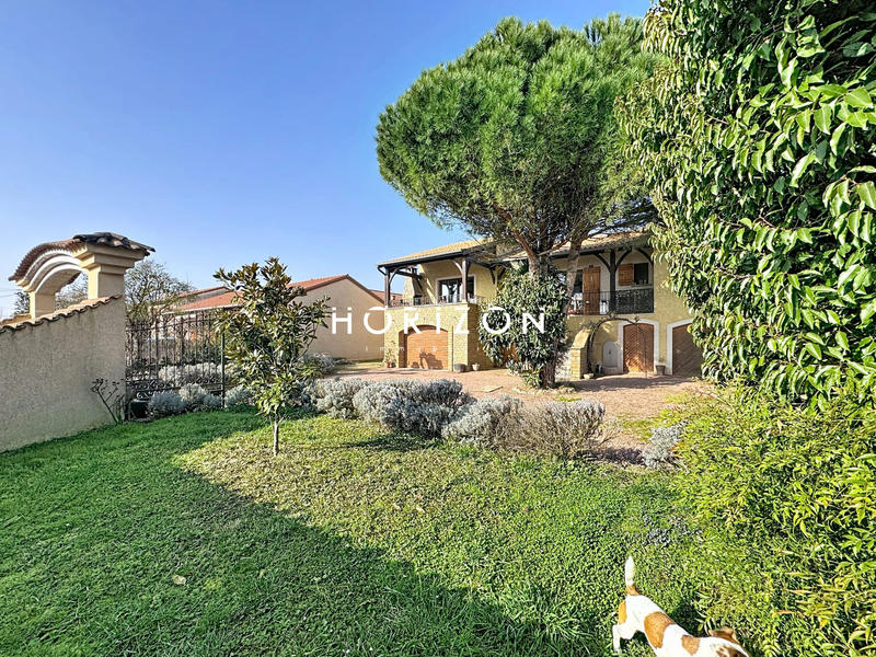 Maison ancienne - 195 m² - 8 pièces