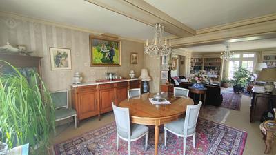 Maison - 185 m² - 7 pièces