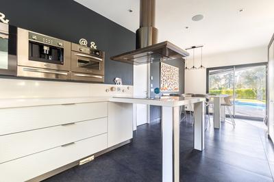 Maison contemporaine - 287 m² - 7 pièces
