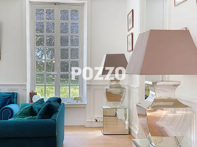 Maison - 340 m² - 11 pièces