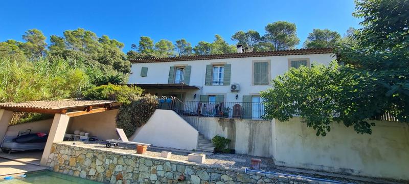 Villa - 246 m² - 5 pièces