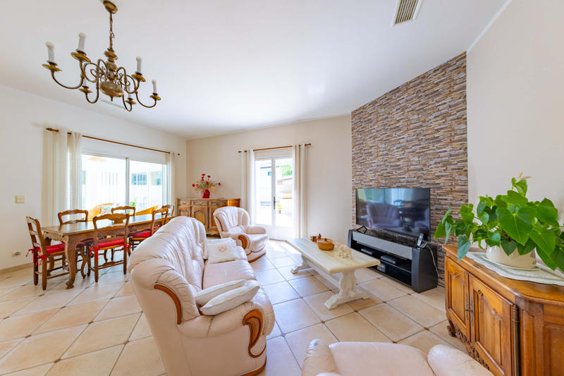 Maison - 161 m² - 5 pièces