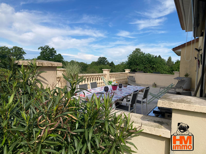 Maison - 207 m² - 7 pièces