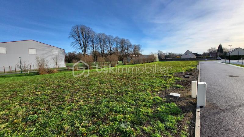 Terrain constructible - 823 m²