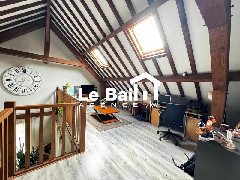 Maison - 280 m² - 9 pièces