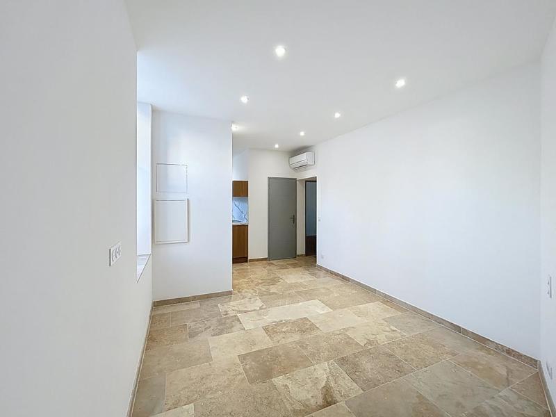 Appartement - 5 m² - 3 pièces