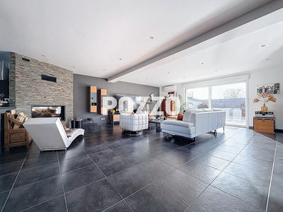 Maison - 230 m² - 7 pièces