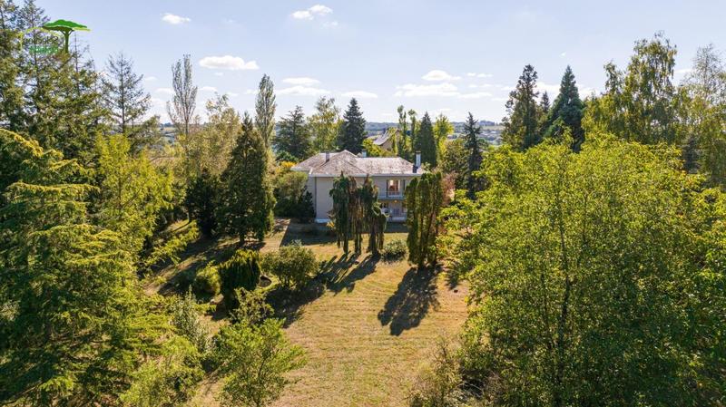 Maison bourgeoise - 376 m² - 8 pièces