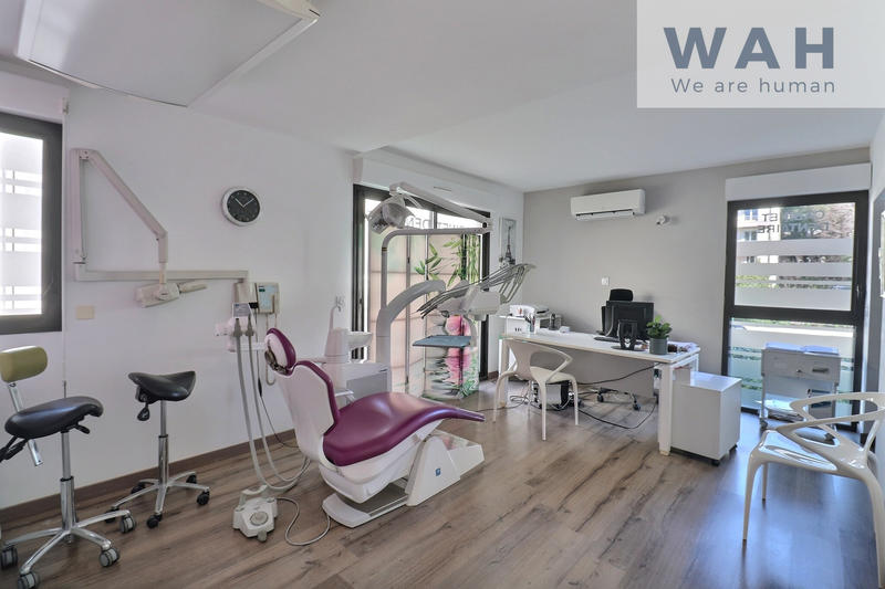 Local commercial - 44 m² - 2 pièces