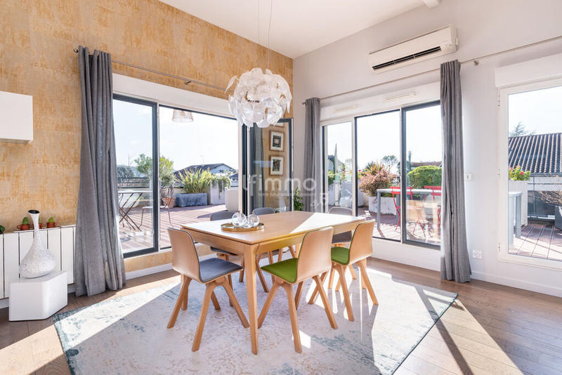 Appartement - 139 m² - 6 pièces