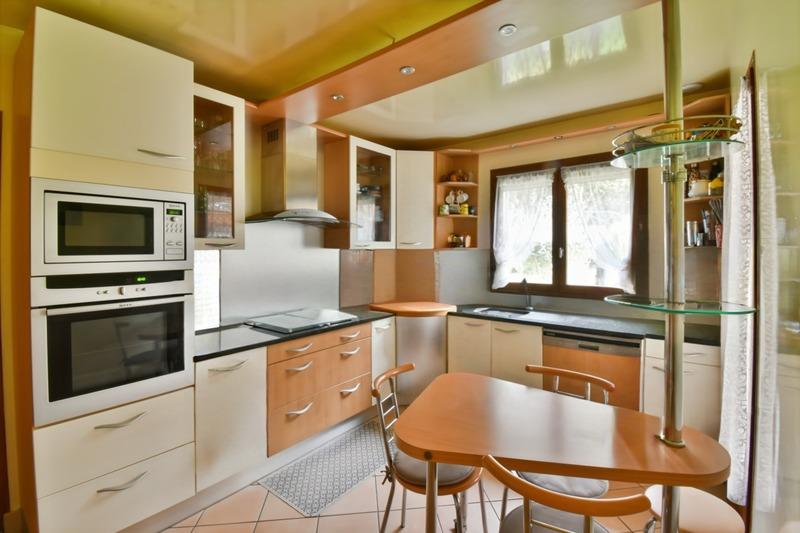 Maison - 180 m² - 8 pièces