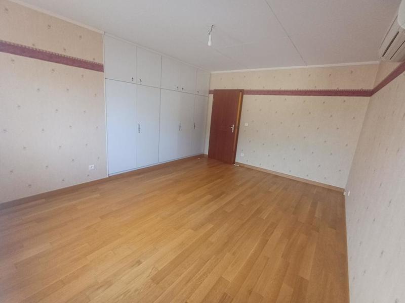 Maison - 180 m² - 8 pièces