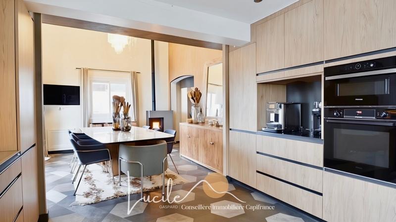 Maison - 162 m² - 9 pièces