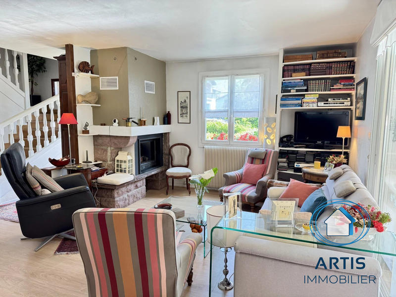 Maison - 90 m² - 5 pièces