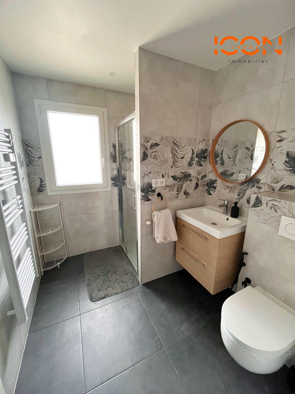 Maison - 98 m² - 5 pièces