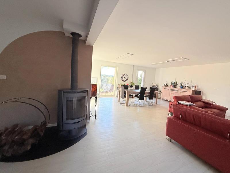 Maison - 140 m² - 5 pièces